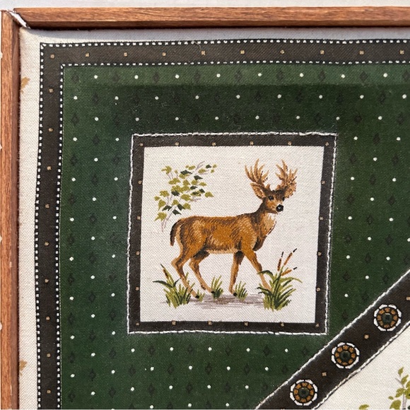 Brown bear fabric print in a 16.5x16.5 inches wood frame - Picture 4 of 7